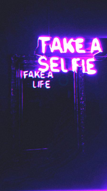Prends un selfie, fais semblant d'avoir une vie