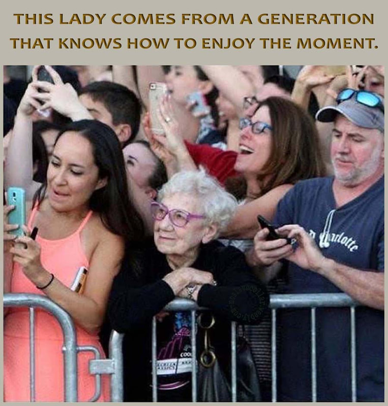 Cette dame est issue d'une génération qui sait profiter de l'instant présent.