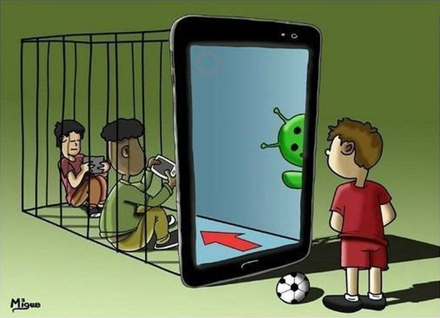Des enfants en cage avec leurs appareils... Le garçon avec un ballon sera-t-il tenté d'entrer dans ce piège à souris?