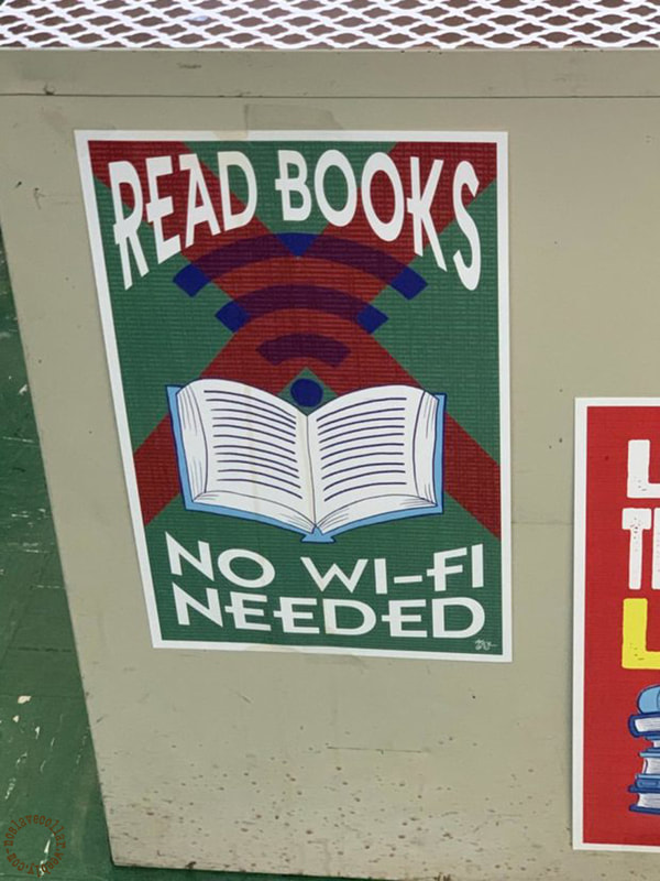 Vu dans la classe d'un professeur d'histoire: "Lisez des livres, Pas besoin de Wi-Fi"