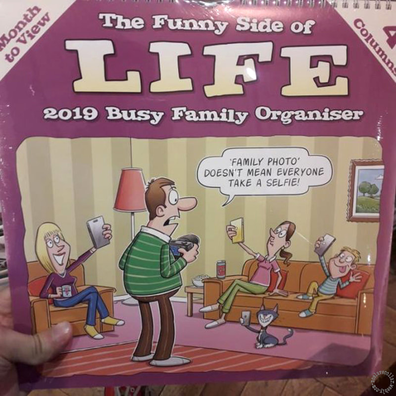 Calendrier de 2019: "Une photo de famille ne veut pas dire que tout le monde prend un selfie!"